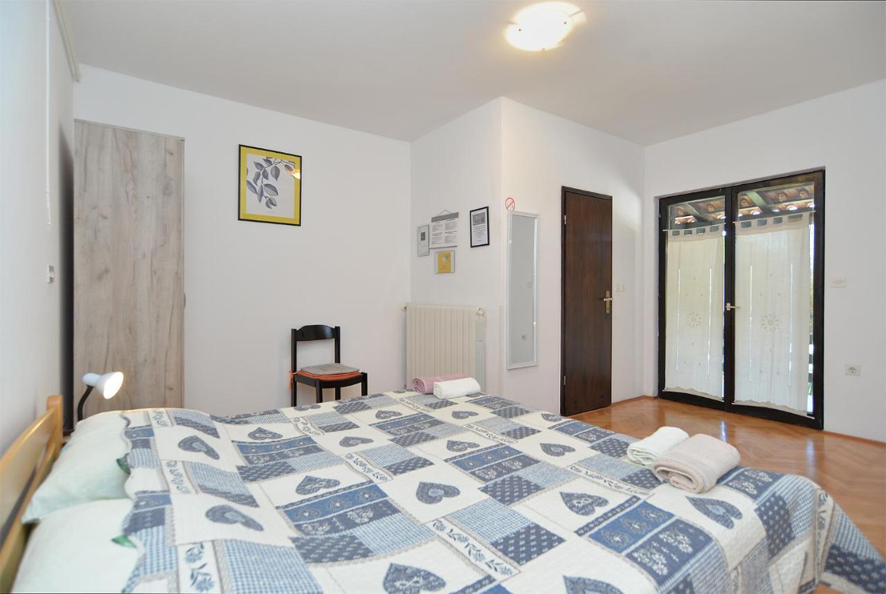Rooms Veli Vrh 2208 Pula Buitenkant foto