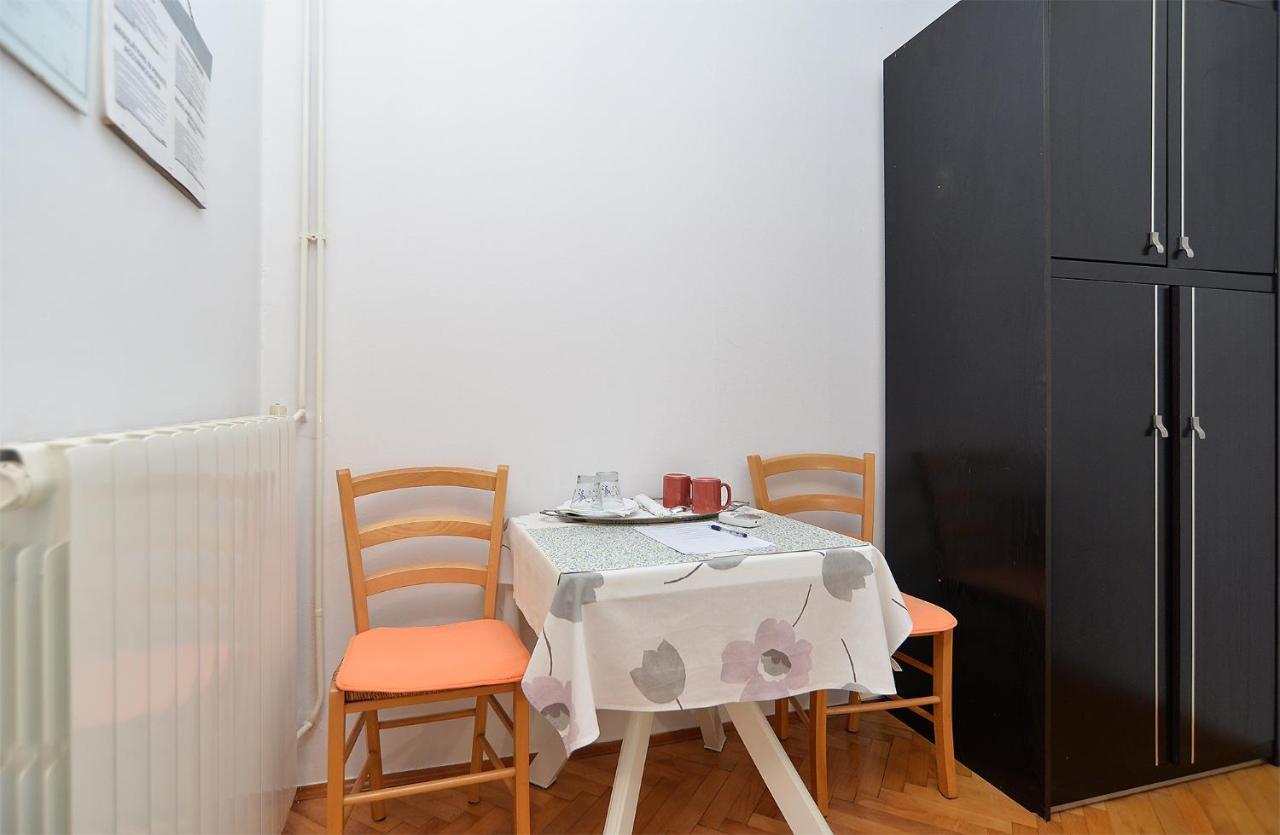 Rooms Veli Vrh 2208 Pula Buitenkant foto