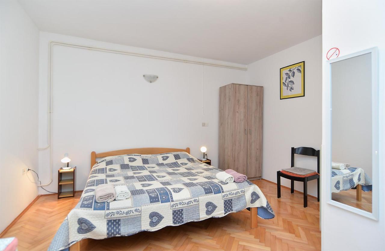 Rooms Veli Vrh 2208 Pula Buitenkant foto