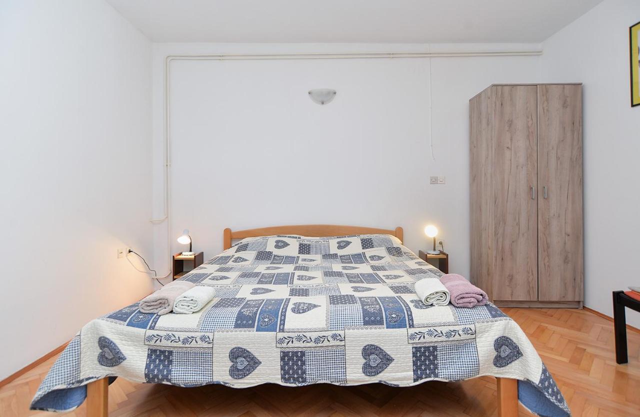 Rooms Veli Vrh 2208 Pula Buitenkant foto