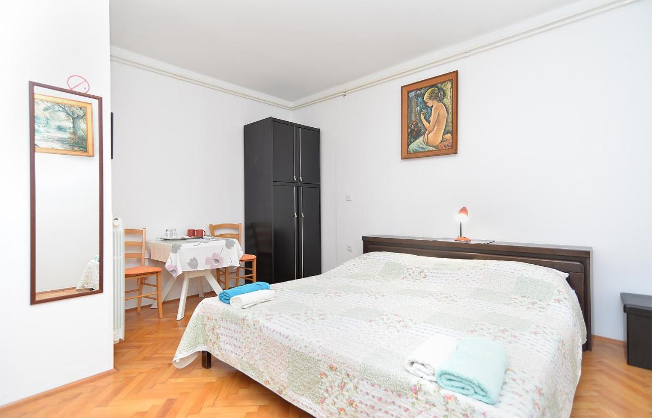 Rooms Veli Vrh 2208 Pula Buitenkant foto