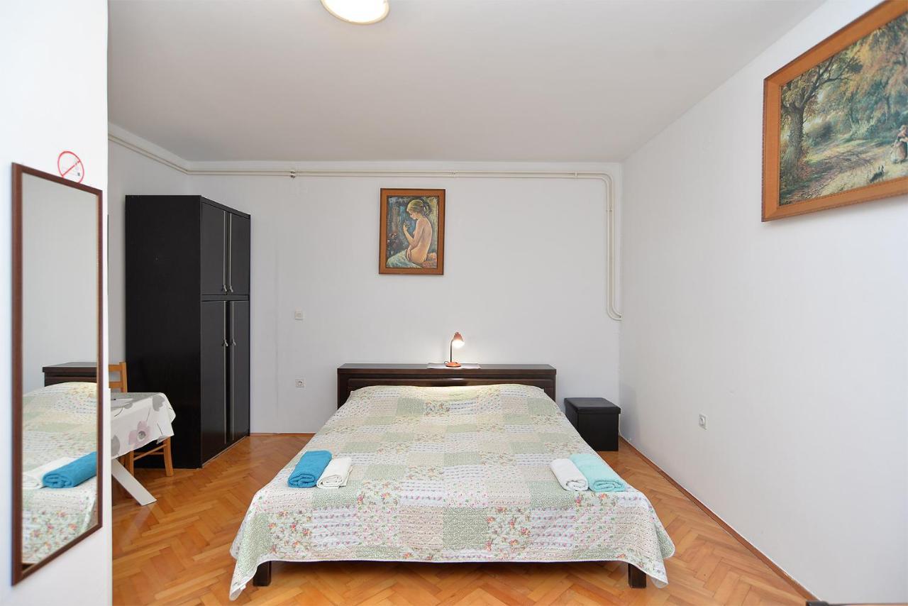 Rooms Veli Vrh 2208 Pula Buitenkant foto