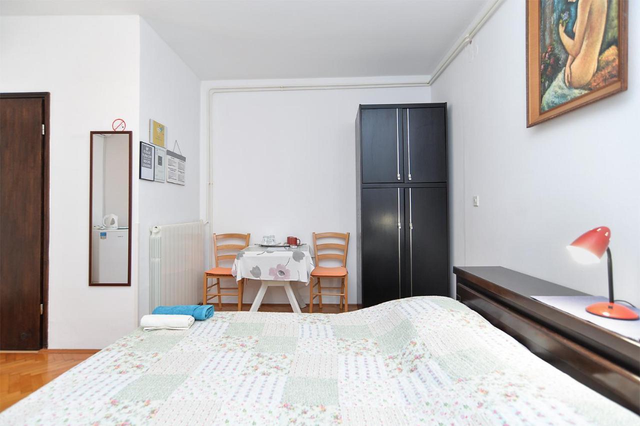 Rooms Veli Vrh 2208 Pula Buitenkant foto